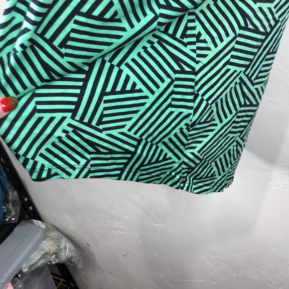 NWT LuLaRoe Irma green and blue geometric print top size xs - Picture 5 of 11